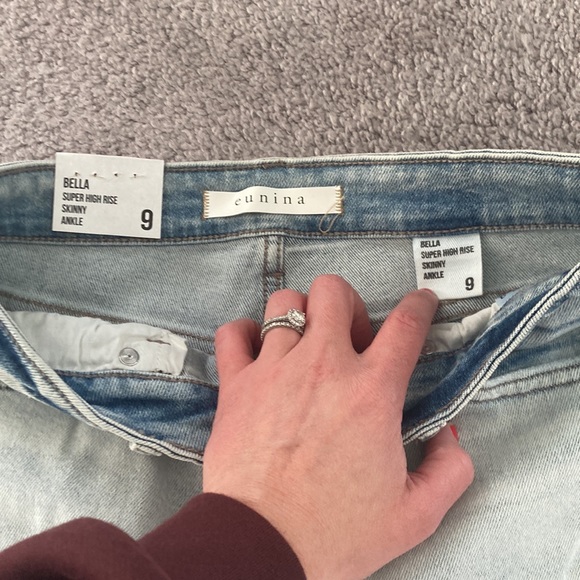 High rise distressed jeans - Picture 4 of 5